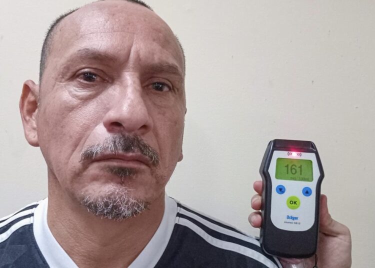 Capturan a sujeto sorprendido manejando ebrio en Ilopango