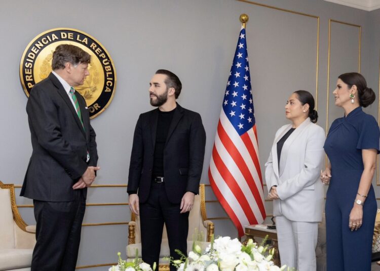 El Salvador consolida su relación con EE.UU. tras visitas diplomáticas de alto rango