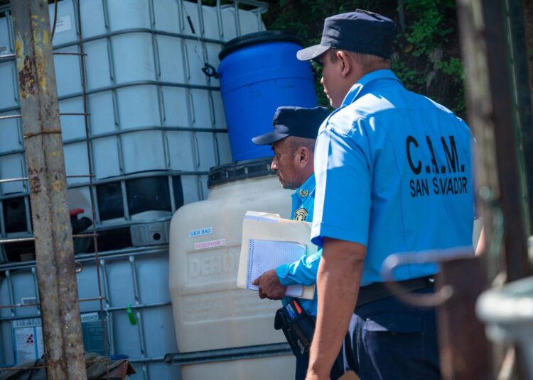 Ejecutan operativo de verificación de negocios en zona de Ciudad Futura