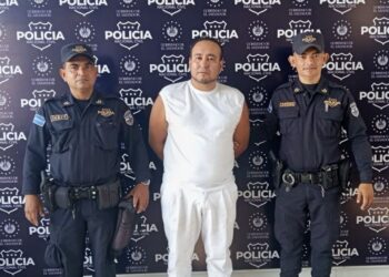 Sorprenden a sujeto conduciendo ebrio en Cojutepeque; provocó un accidente