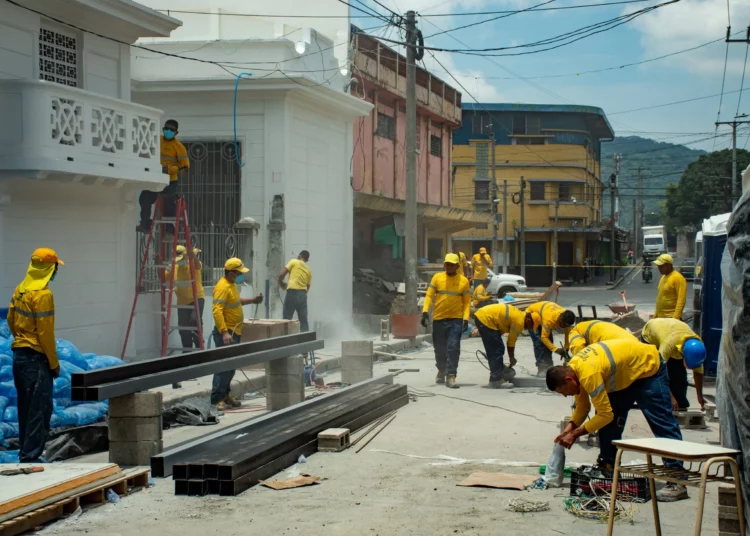Centro escolar República de Guatemala es reconstruido gracias al programa Dos Escuelas Por Día