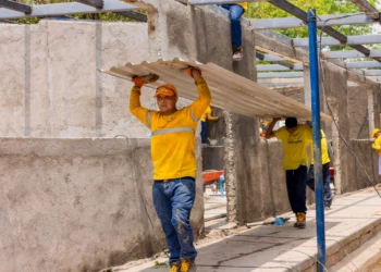 Dos Escuelas por Día renueva el Centro Escolar Estebana Sanabria de Larios, en La Libertad