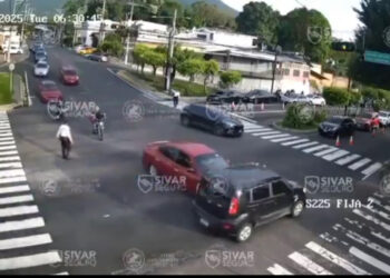 Irrespeto a las normas viales provocan accidente en San Salvador