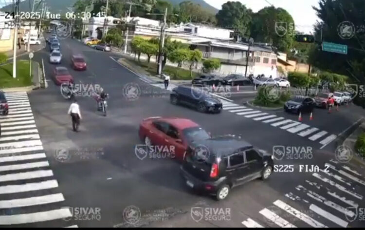 Irrespeto a las normas viales provocan accidente en San Salvador