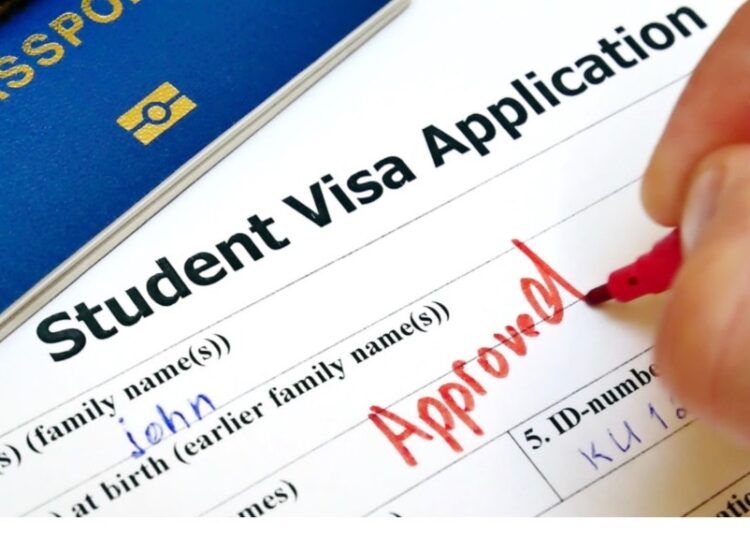 Embajada de EEUU en El Salvador anuncia reapertura de visas de estudiante