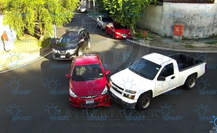 Captan accidente de tránsito en Santa Tecla