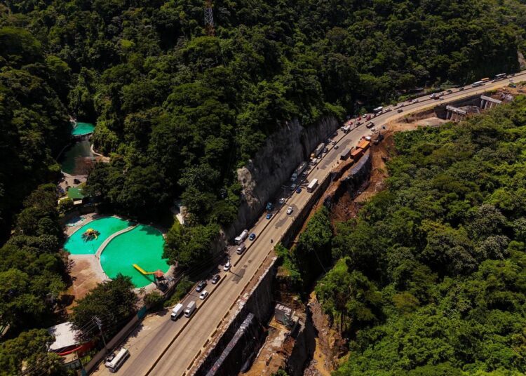 MOP anuncia modernización de balneario de Los Chorros