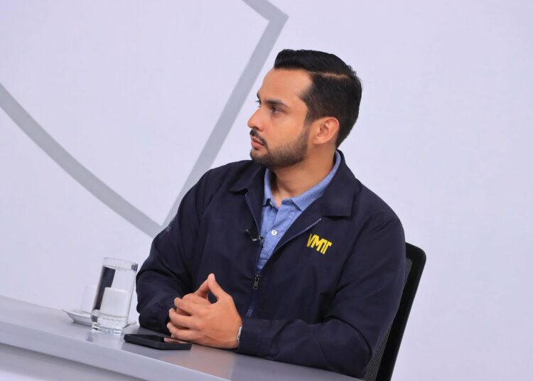 Más de 5,000 paradas de buses contarán con cámaras y botones de pánico