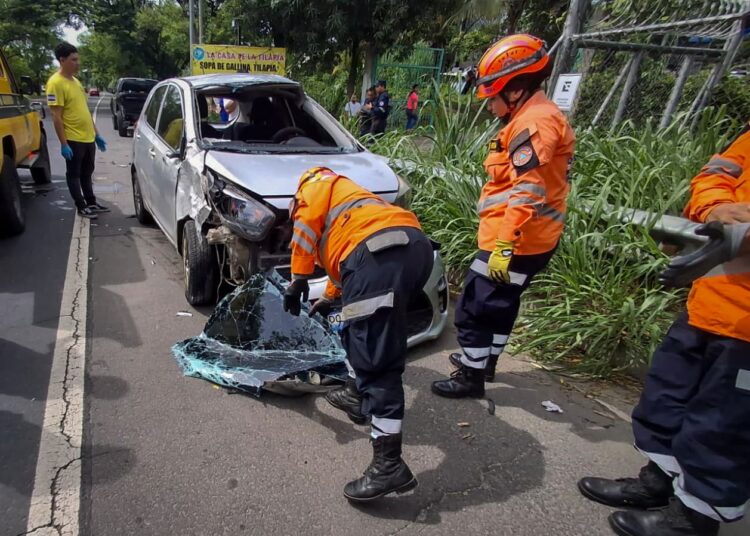 Persona resulta lesionada en accidente de tránsito en el kilómetro 10 de la Carretera de Oro