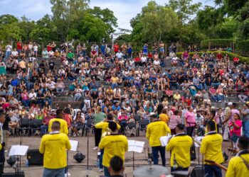 Orquesta de Centros Penales lleva música a ex Casa Presidencial en San Jacinto