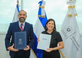 Ministerio de Economía y COAMSS-OPAMSS firman convenio para agilizar trámites de inversión