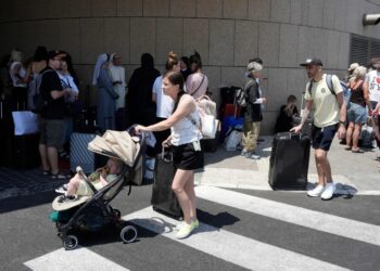 Londres coordina con Israel vuelos especiales para repatriar a ciudadanos británicos afectados por el conflicto