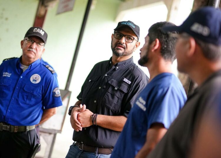 Santa Ana lanza campaña de vacunación contra el gusano barrenador en coordinación con el Gobierno