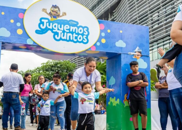Niñas y niños llenan de alegría el Centro Histórico en celebración del Día Internacional del Juego