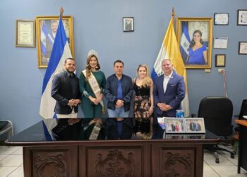 Miss Turismo La Unión 2025–2026 inicia reinado promoviendo el desarrollo turístico junto al alcalde