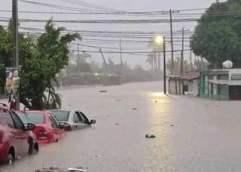 Devastación en Oaxaca tras paso de Erick; autoridades mantienen la alerta