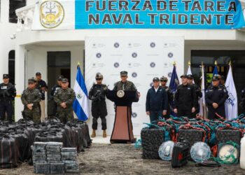 Presentan histórico decomiso de cocaína valorado en $157.4 millones y capturan a 17 narcotraficantes