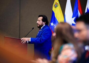 Vicepresidente Ulloa presenta a El Salvador como modelo de desarrollo y seguridad en foro regional