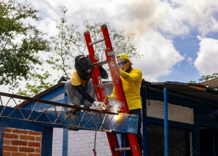 Gobierno renueva dos centros escolares en San Miguel Centro como parte del programa #DosEscuelasXDía