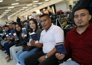 El Ministerio de Trabajo anuncia la salida de nuevo contingente de trabajadores hacia Canadá