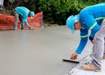 Avanza la pavimentación de la calle hacia el ingenio El Ángel en San Salvador Oeste con inversión de $3 millones