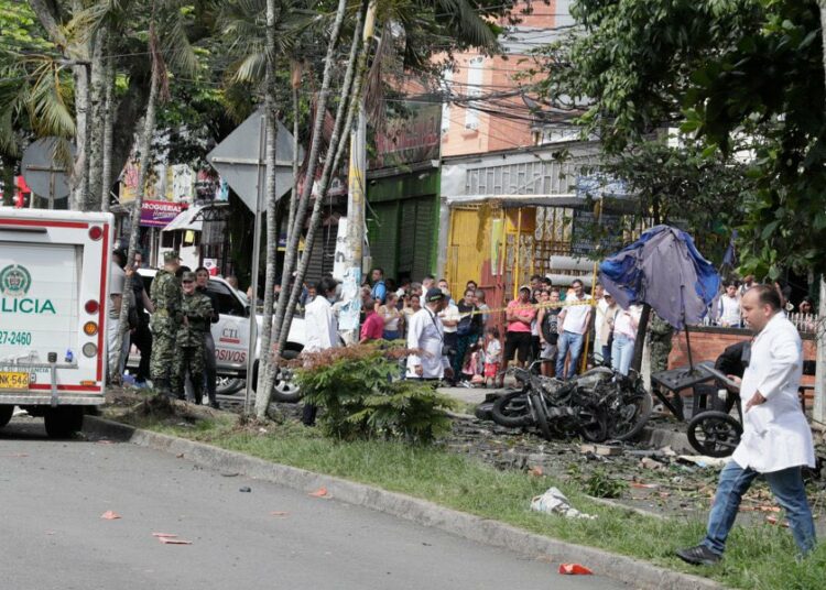 Embajada británica pospone eventos por 200 años de relaciones con Colombia ante crisis de violencia