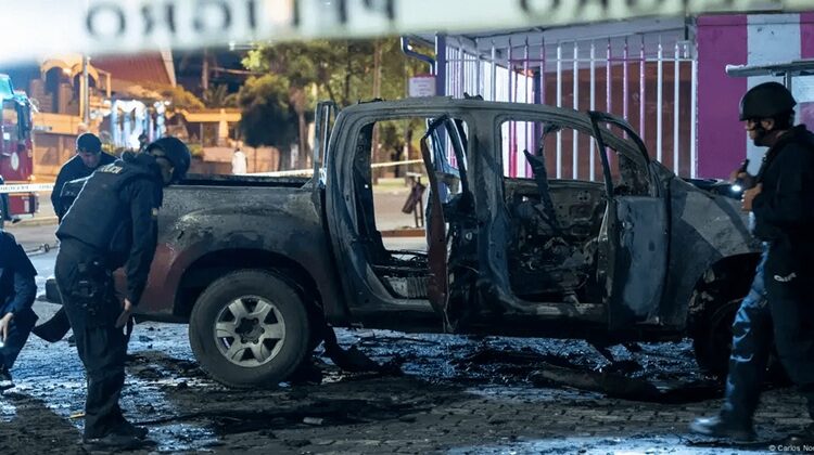 Explosión frente a bar en Quito deja heridos y enciende alertas por posibles casos de extorsión