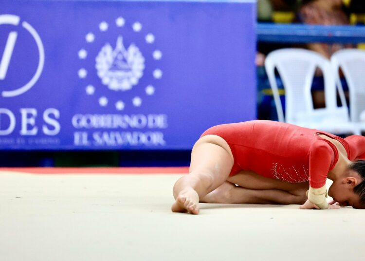 Gimnastas salvadoreños buscan clasificar al Campeonato Centroamericano en torneo nacional