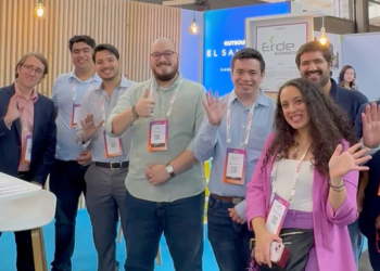 Cinco empresas salvadoreñas exponen innovaciones en la mayor feria de tecnología de Europa