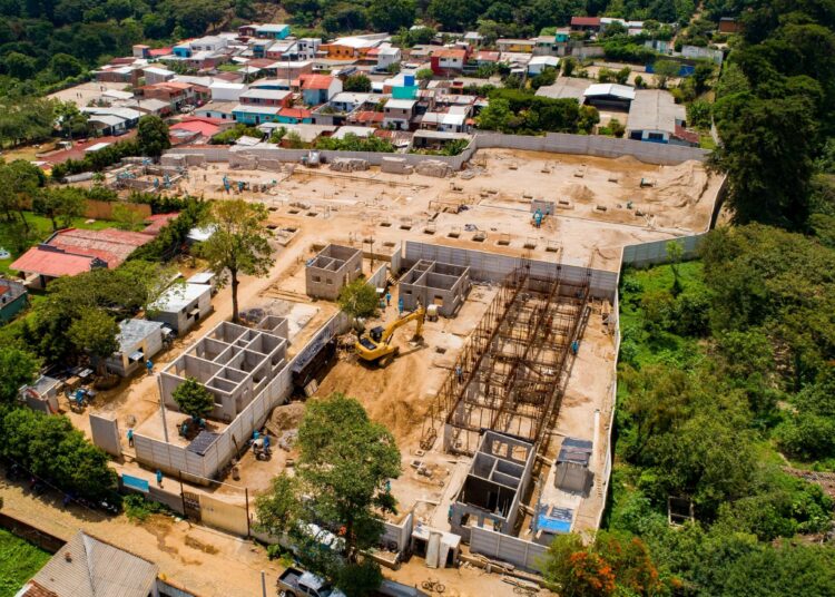 Programa «Dos Escuelas por Día» beneficia al Centro Escolar General Francisco Menéndez, en Apaneca