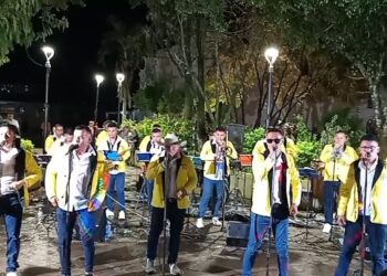 Familias disfrutan concierto de la Orquesta de Penales en Salcoatitán