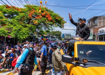 Ciudad Delgado da inicio a sus fiestas patronales con un colorido y multitudinario desfile del correo