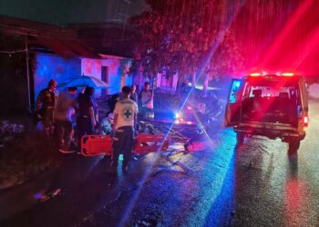 Motociclista es atendido tras accidente en carretera antigua a Zacatecoluca