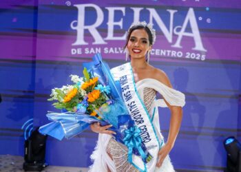 Daysi Yada, es coronada Reina de Reinas de San Salvador Centro 2025
