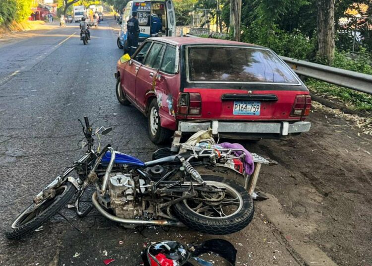 Motociclista resulta herido tras maniobra imprudente de un conductor en Chinameca