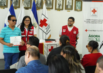 Abren oportunidades a personas con discapacidad visual a través de la masoterapia