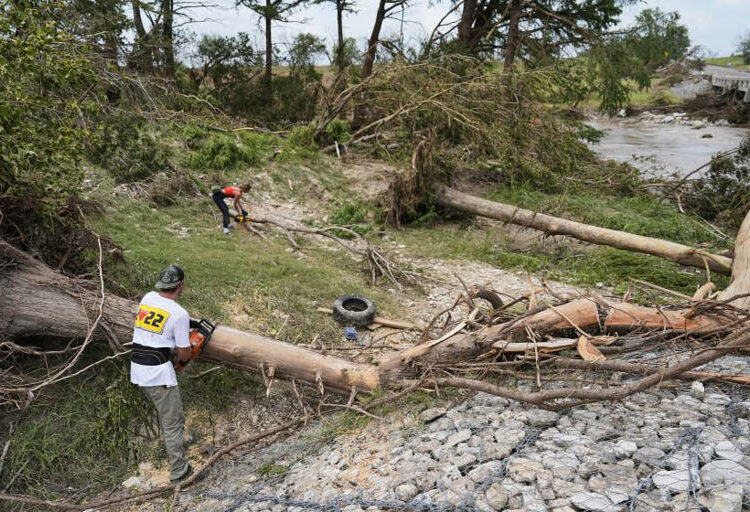 Inundaciones en Texas: suben a más de 130 los muertos y hay más de 170 desaparecidos