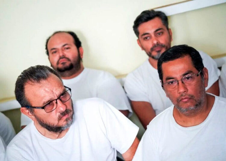 Estafadores de ANDA cobraban entre $1,000 y $3,000 por servicios públicos seguirán en prisión