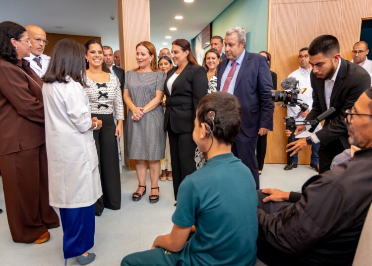 Niños salvadoreños podrán oír por primera vez gracias al apoyo de la Primera Dama