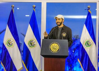 «El mejor del mundo», dice Nayib Bukele sobre el sistema penitenciario de El Salvador que forma a reos en oficios productivos