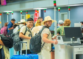 Aeropuerto de El Salvador atenderá a 170,000 pasajeros durante las vacaciones de agosto