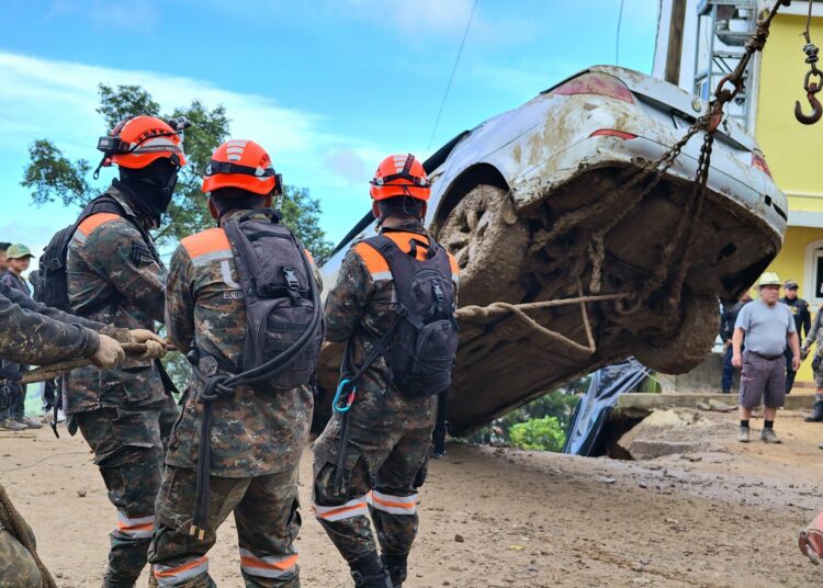 Además de sismos, las lluvias en Guatemala provocaron un deslave en Huehuetenango