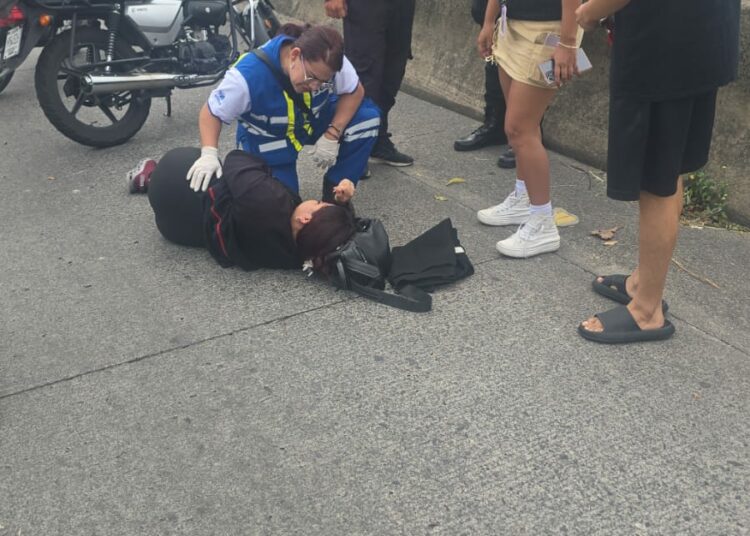 Joven es atropellada cerca del redondel Integración