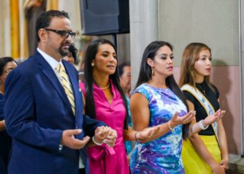 Santa Ana celebra con fervor religioso a su patrona en una jornada de unidad y esperanza