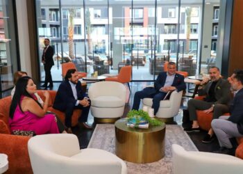 Vicepresidente Ulloa se reúne com empresarios hoteleros de Las Vegas