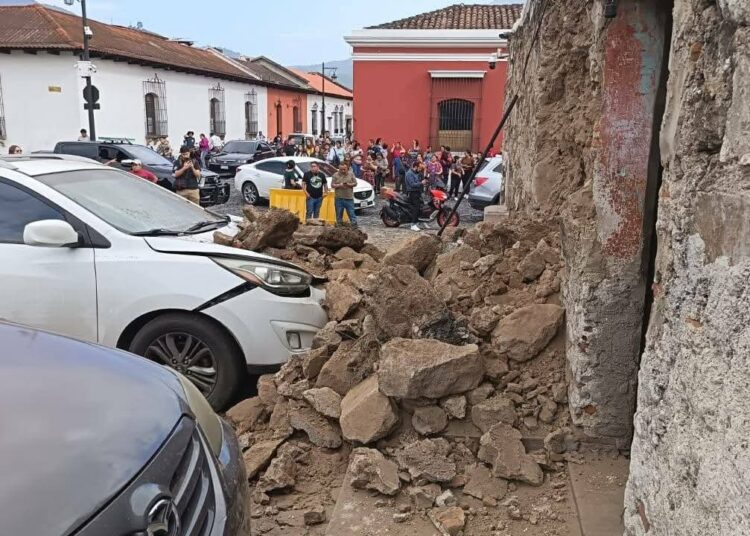 Video: Turistas viven momentos de tensión tras sismo en Antigua Guatemala