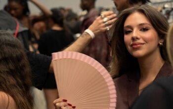 Diseñadora salvadoreña fusiona lujo contemporáneo y talento santaneco en una pasarela de París