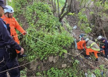 Rescatan a persona que cayó accidentalmente en una quebrada de San Marcos