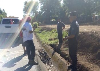 Sorprenden a sujeto destruyendo la vía pública en Usulután; ya fue intervenido por las autoridades