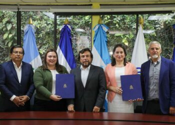 Vicepresidente Ulloa testigo de honor en firma de acuerdo para proteger río Lempa